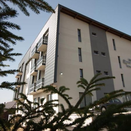 ולאסיץ Aparthotel "Queen Zina" מראה חיצוני תמונה
