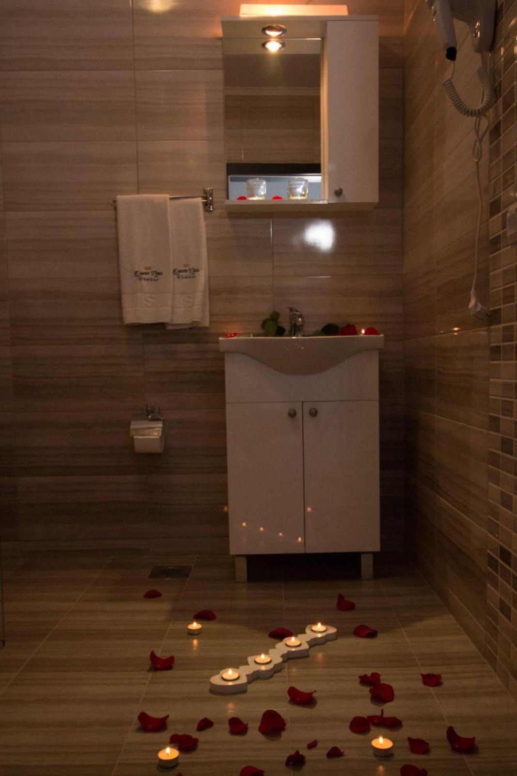 ולאסיץ Aparthotel "Queen Zina" מראה חיצוני תמונה