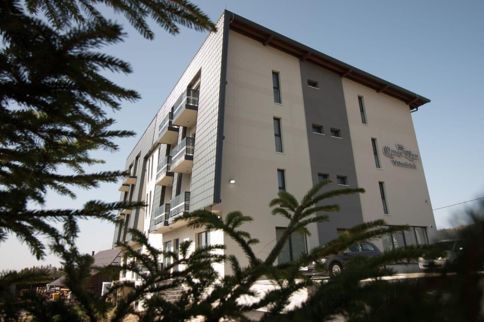 ולאסיץ Aparthotel "Queen Zina" מראה חיצוני תמונה