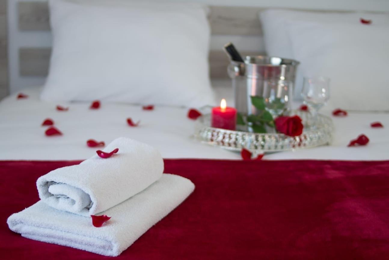 ולאסיץ Aparthotel "Queen Zina" מראה חיצוני תמונה
